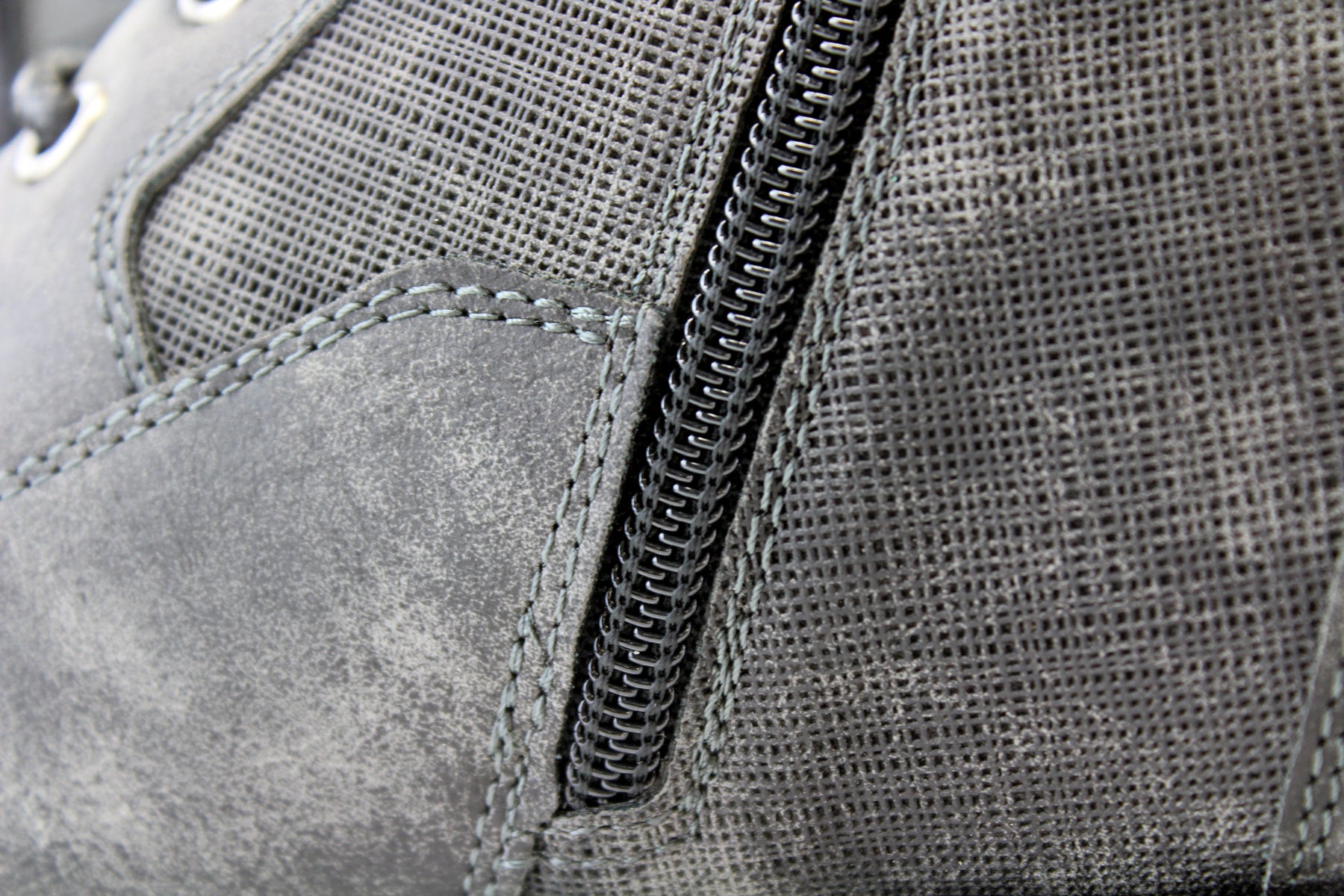 Mid-Top Zipper Boots | Blaine by Ferro Aldo | Conal Footwear | Close Up Zipper Angle View