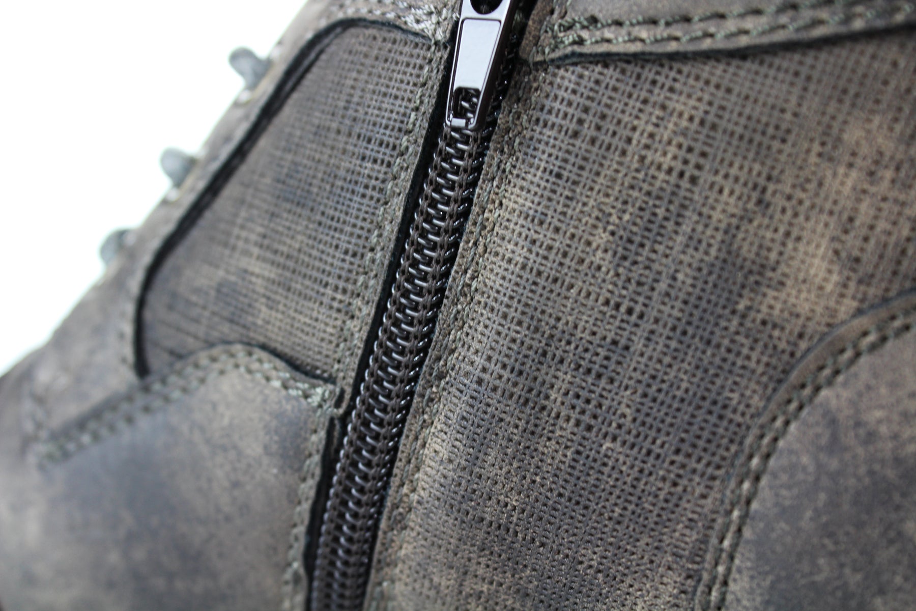 Mid-Top Zipper Boots | Blaine by Ferro Aldo | Conal Footwear | Close Up Zipper Angle View